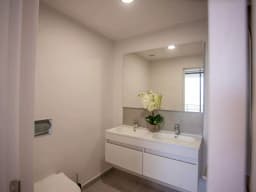 108 Meadow Bathroom
