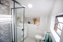 Kyle Kin Studio Bathroom